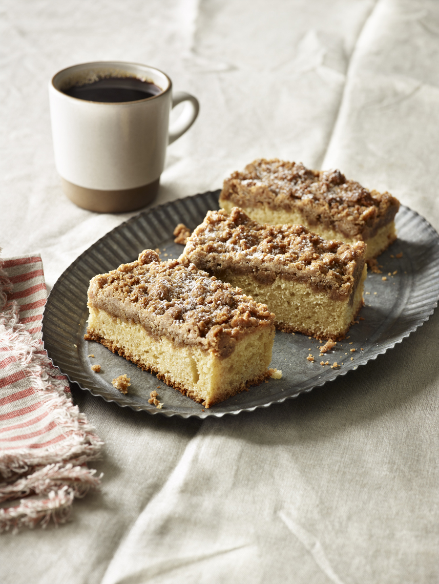 LEIGH_BEISCH_Classic_Diner_Crumb_Cake_31722